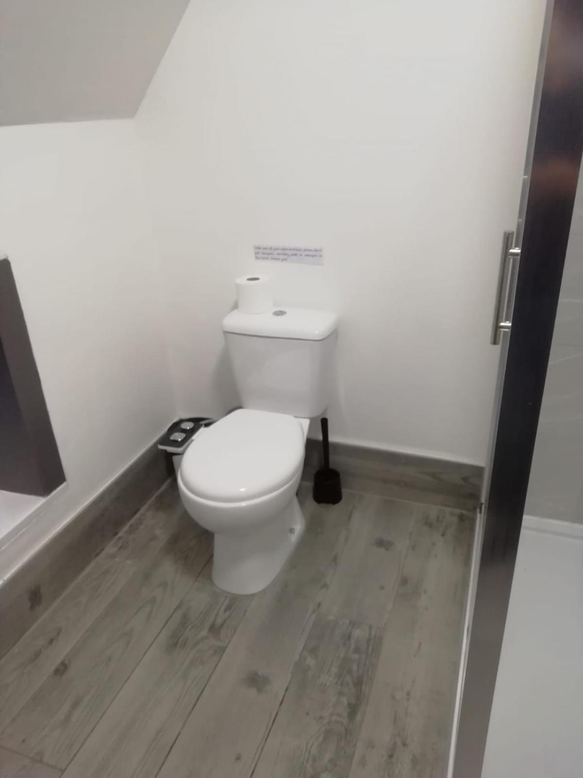 Lodge-room-16 Bed & Breakfast Liverpool